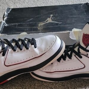 Air Jordan 2 Retro OG "Chicago 2022", 9.5 Men